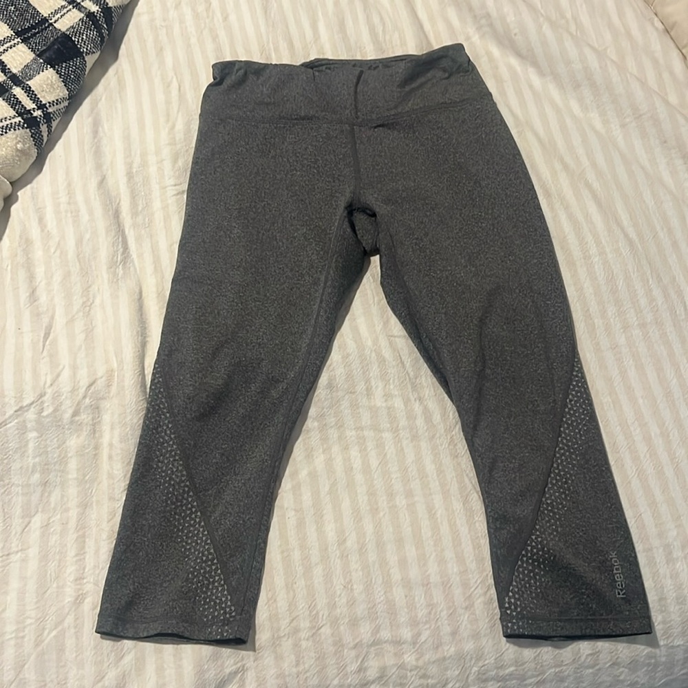 Reebok quarter length leggings size medium